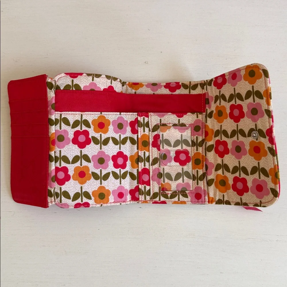 Vera Bradley Floral Quilted Wallet in Pink, Orange & Green NEW 🌸🌺🌼 - Picture 3 of 3